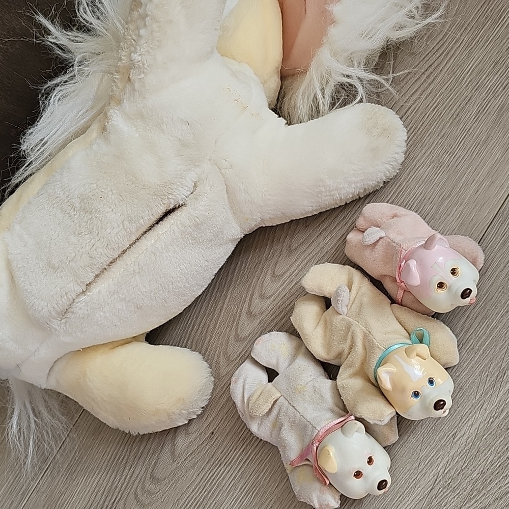 Vintage 90s Puppy Surprise Mom & 3 Babies *Different Breeds - Picture 5 of 11